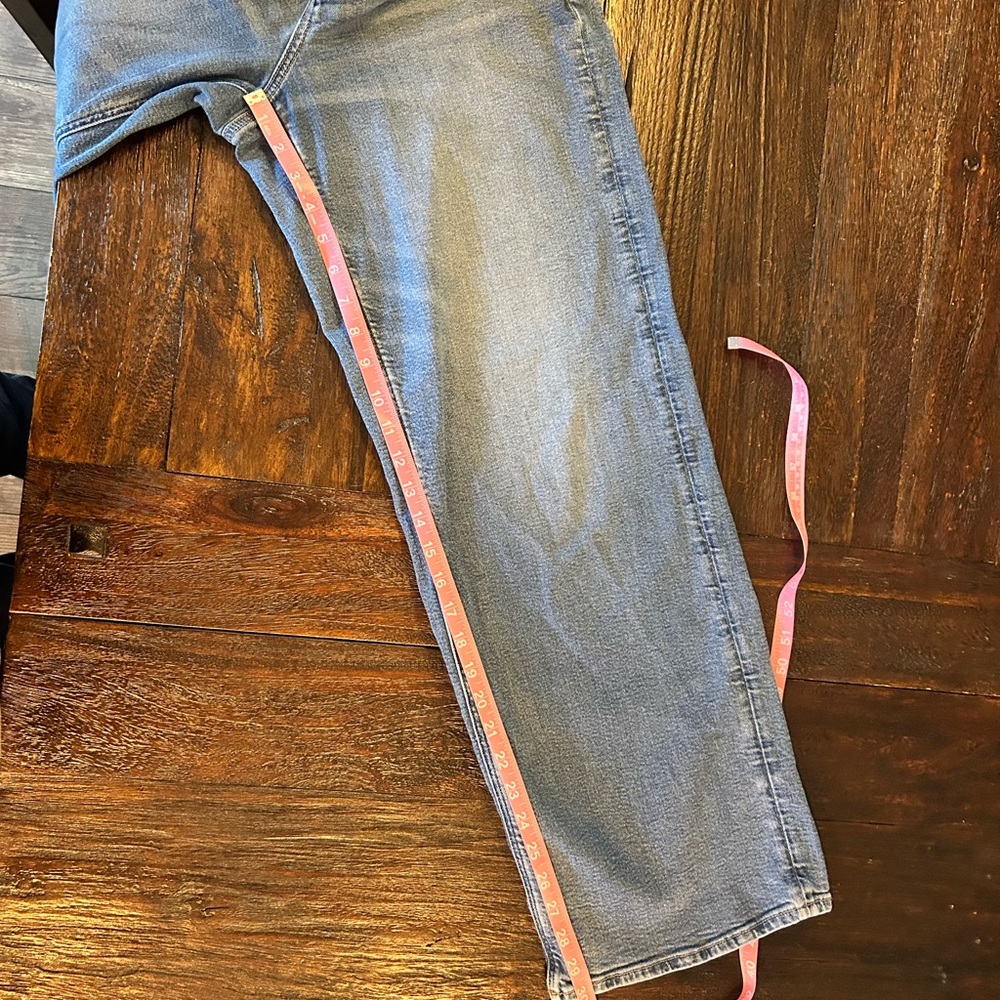 American Eagle Curvy Super High-Rise Baggy Straight Light Blue Denim Jeans - Picture 7 of 10